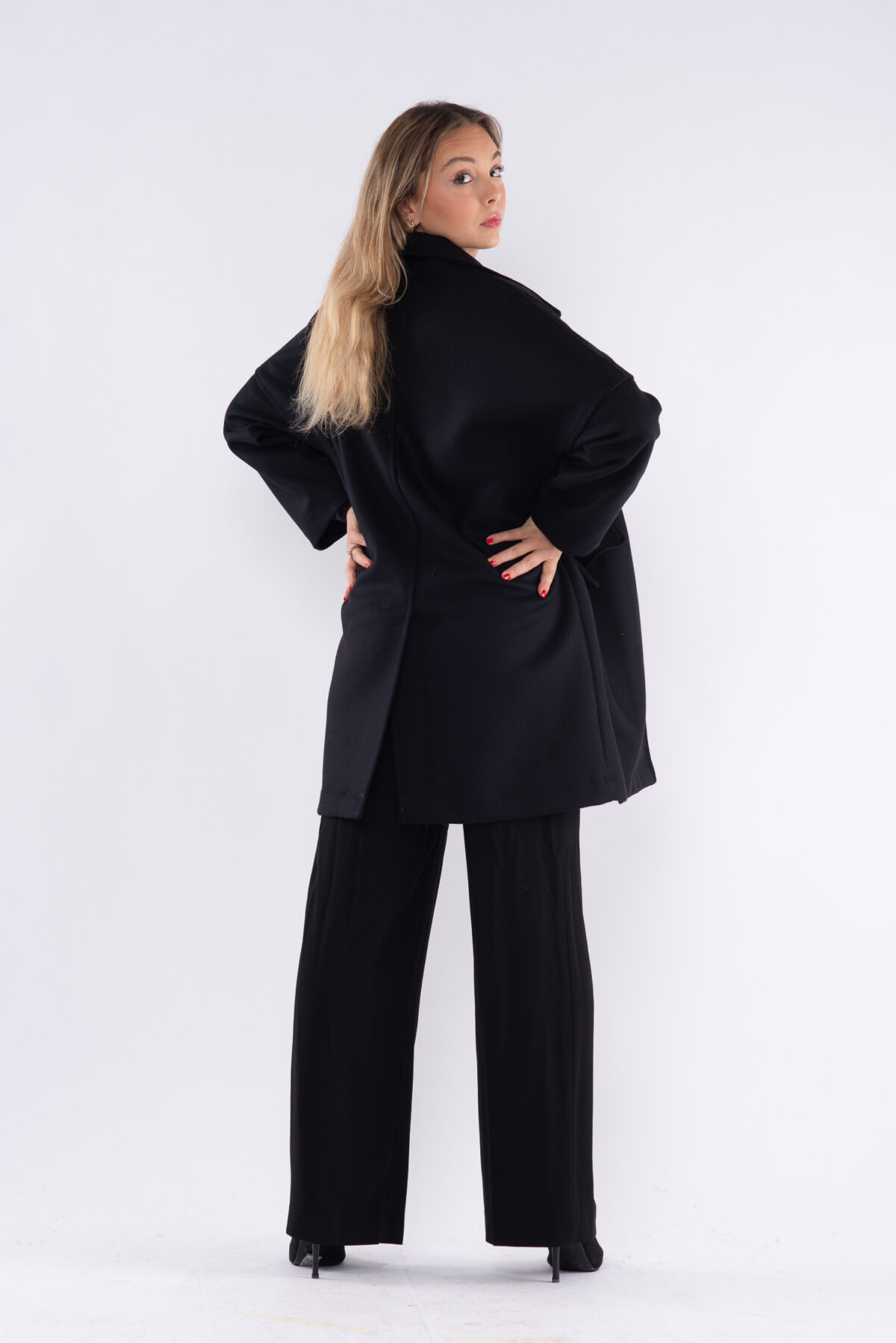 I'PASTRANO Regenerated and Regenerable Pure Wool Women's Coat Black Over
